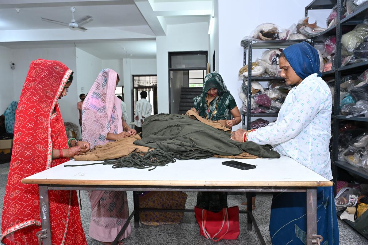 Female artisan 1 at Shiv Shakti project