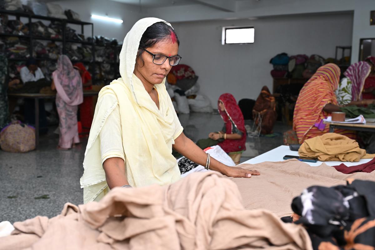 Female artisan 2 at Shiv Shakti project