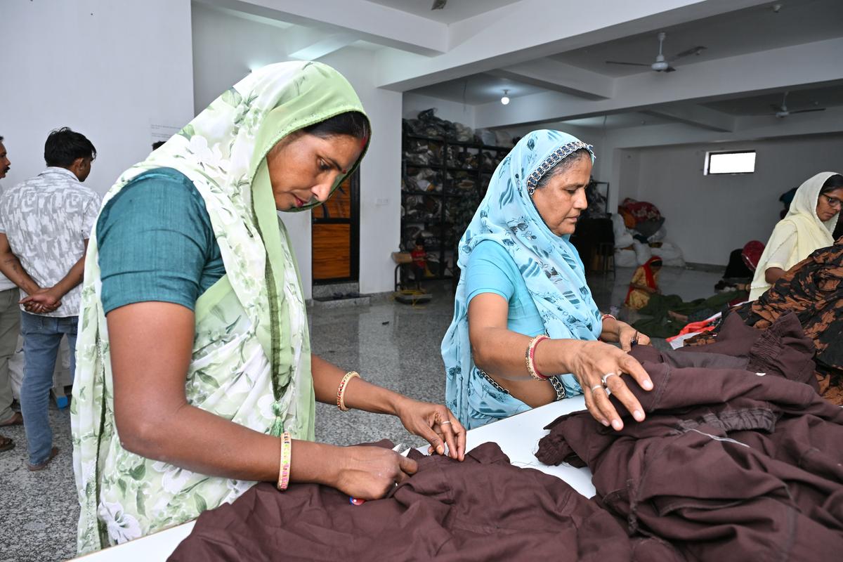 Female artisan 4 at Shiv Shakti project