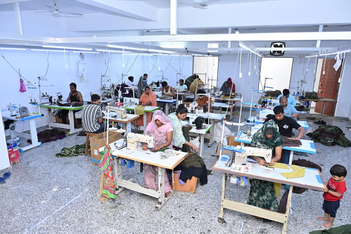 Female artisan 7 at Shiv Shakti project